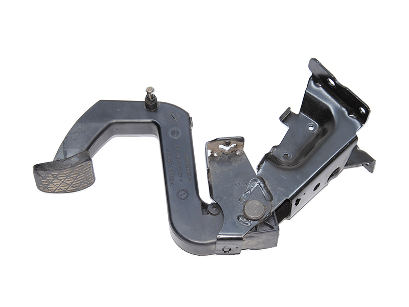 Педаль зчеплення з кронштейном MERCEDES-BENZ VITO 639 03-10 (МЕРСЕДЕС ВИТО 639) (А6382900516, 6382900516, A6392900216,