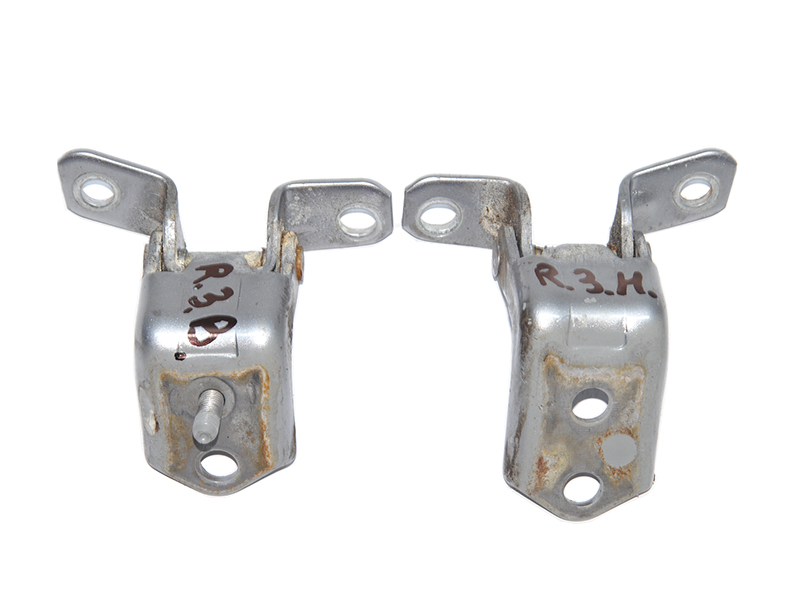 Петля двери задней правой комплект MAZDA CX-7 06-12 (МАЗДА CX-7) (D461-72-210A, D461-72-240A, D461-72-210B,