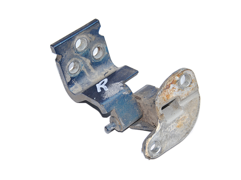 Петля двери передней правой нижняя MERCEDES-BENZ VITO 638 96-03 (МЕРСЕДЕС ВИТО 638) (A6387202137, 6387202137)