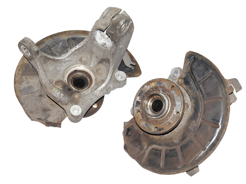 Поворотный кулак левый c ABS со ступицей VOLKSWAGEN PASSAT B6 05-10 (ФОЛЬКСВАГЕН ПАССАТ В6) (3C0407257G, 8J0598625, 3C0407253F)