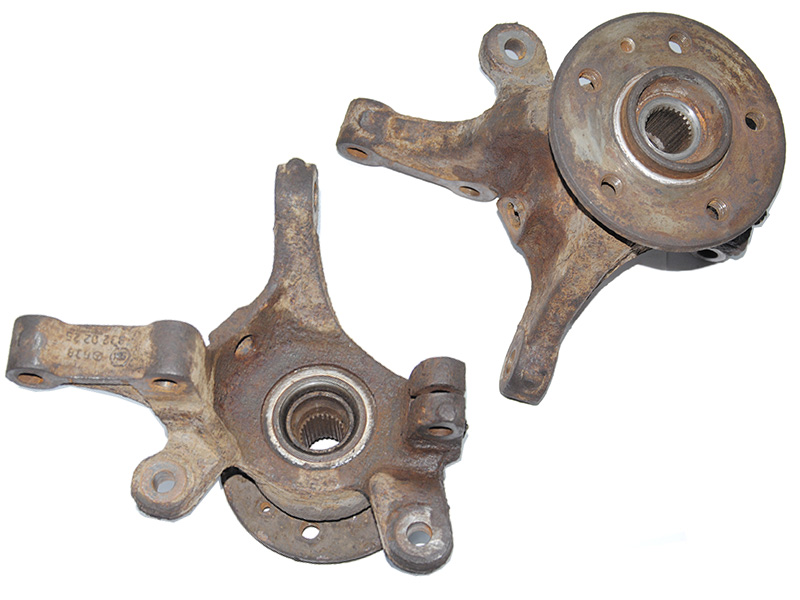 Поворотный кулак передний правый под ABS MERCEDES-BENZ VITO 638 96-03 (МЕРСЕДЕС ВИТО 638) (A6383320225, 6383320225)