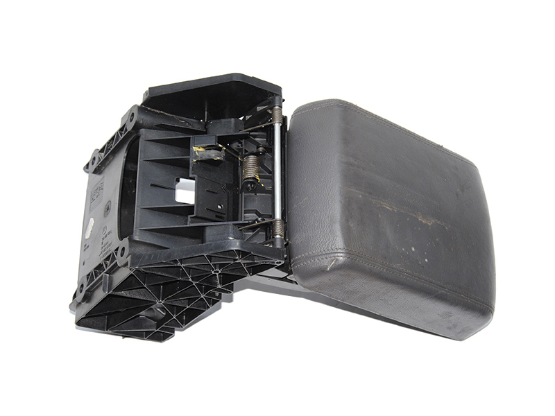 Подлокотник 07- VOLKSWAGEN TOUAREG 07-10 (ФОЛЬКСВАГЕН ТУАРЕГ) (7L6863762L, 7L6864348N)