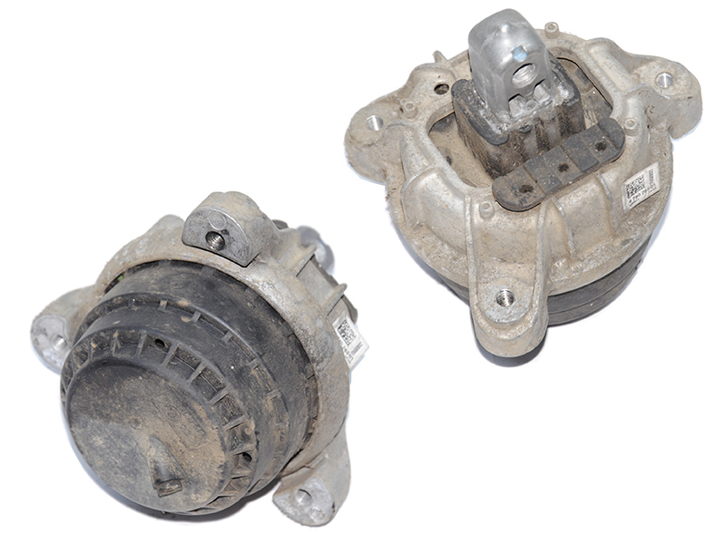 Подушка мотора левая 2.0D BMW F10 F11 2010-2017 (22117935141, 7935141, 6780263, 678026301, F045008922)