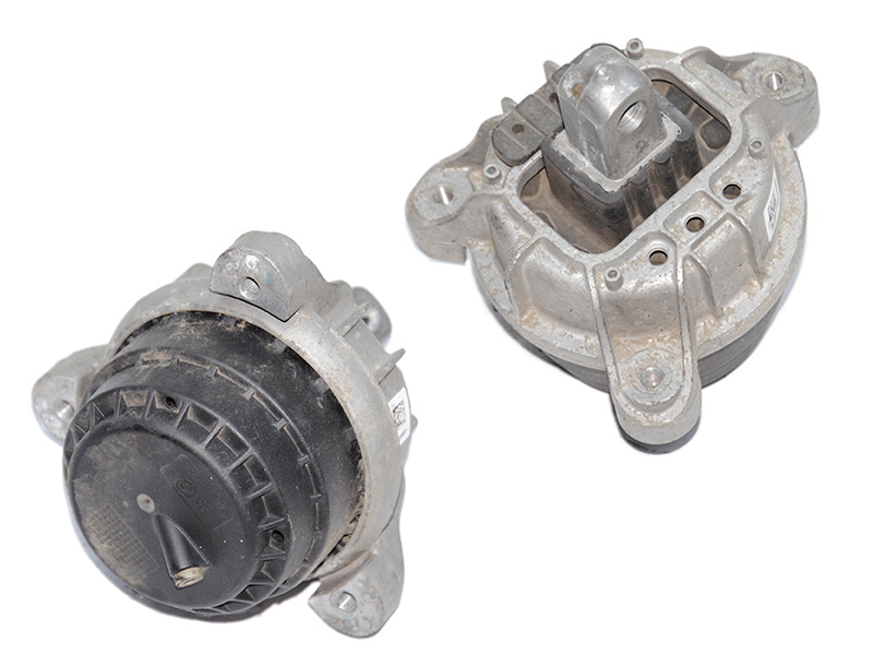Подушка мотора права 2.0D BMW F10 F11 2010-2017 (22117935142, 7935142, 6780264, 678026401, F045008822)