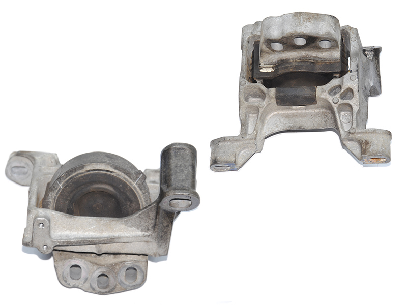 Подушка мотора правая 2.2D MAZDA 6 (GJ) 12-21 (МАЗДА 6 GJ) (KD45-K1-442, KD45K1442, KD62-39-060, KD6239060)
