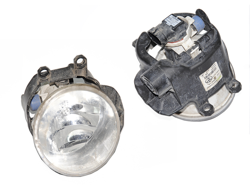 Фара противотуманная левая TOYOTA AURIS 2012-2018 (ТОЙОТО АУРІС) (81220-02110, 90008497, 90008499, 8122002110)