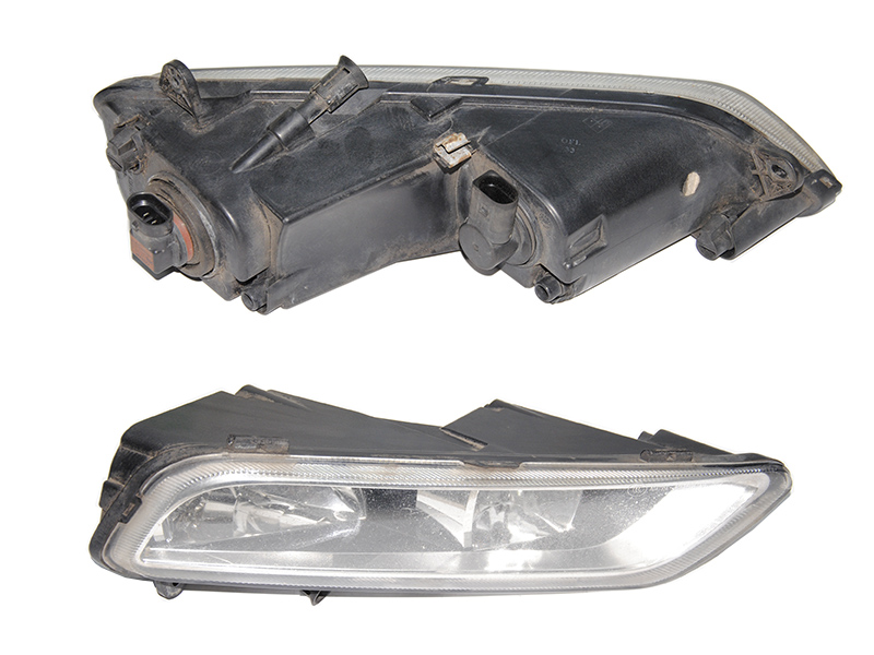 Фара противотуманная правая VOLKSWAGEN PASSAT B7 10-15 (ФОЛЬКСВАГЕН ПАСCАТ B7) (3AA941662A, 3AA941662F)