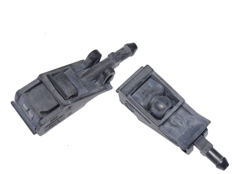 Форсунка омывателя лобового стекла VOLKSWAGEN POLO 94-02 (ФОЛЬКСВАГЕН ПОЛО) (6E0955985)