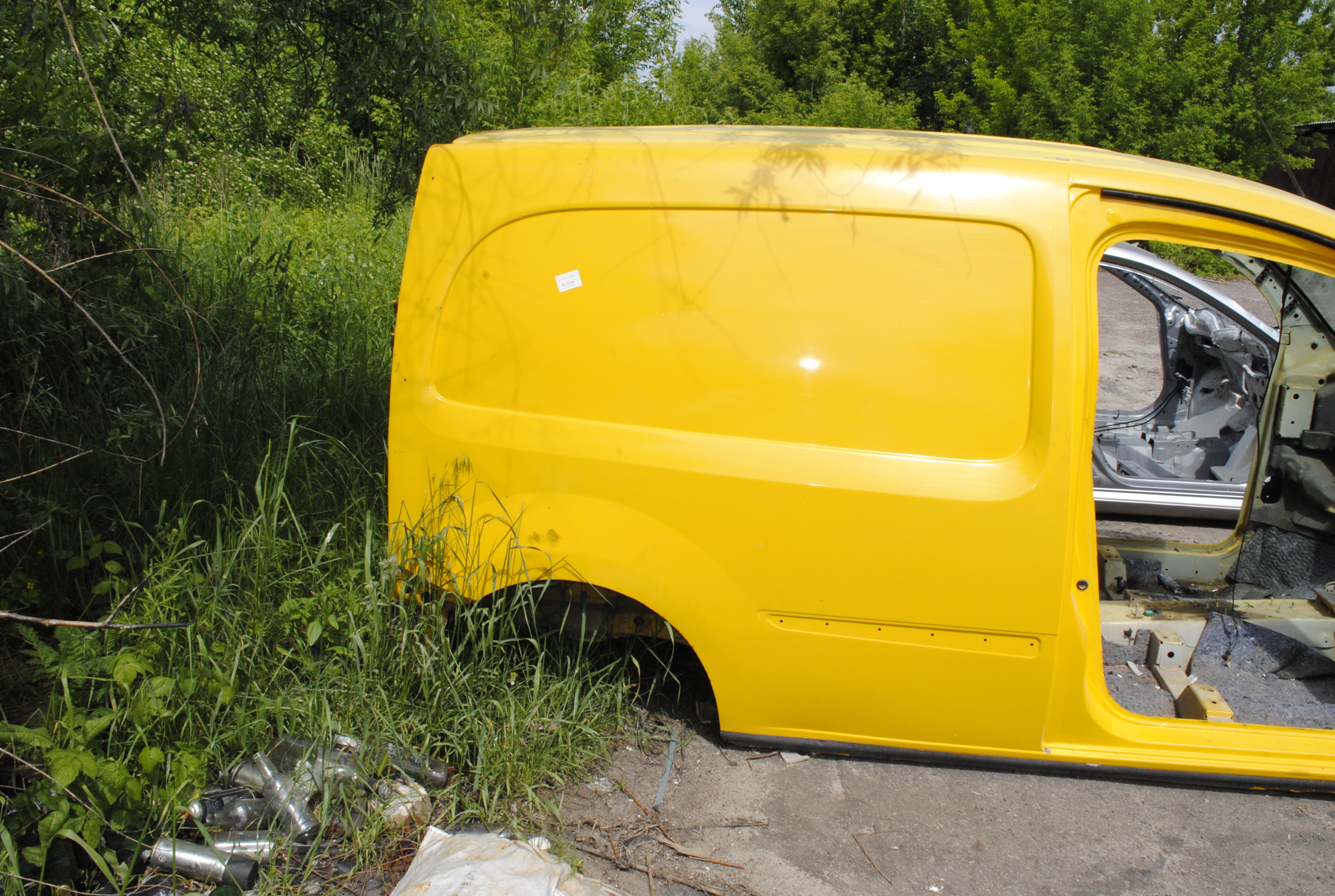 Чверть автомобіля задня права RENAULT KANGOO 08-12 (РЕНО КАНГО) (7751478340, 7751478987, 781002722R)